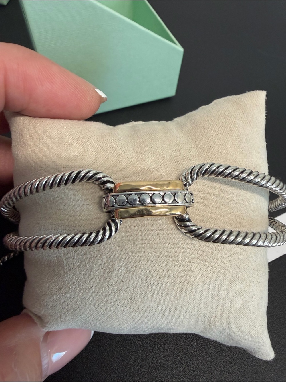 True To Form | Two-Tone Rope-Link Toggle Lock Statement Bracelet ✨ - Picture 4 of 8